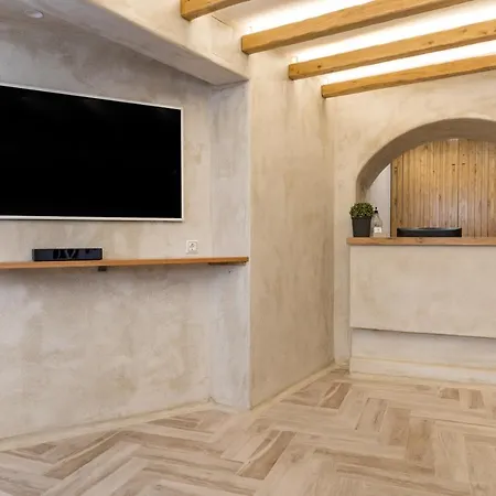 Korali Palace Ξενοδοχείο με διαμερίσματα 4*